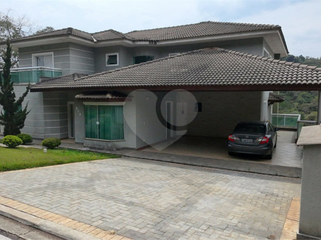 Casa à venda com 5 suítes no condomínio Suíça da Cantareira, Mairiporã - SP