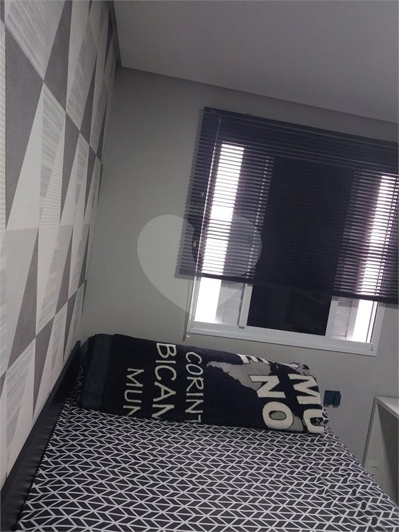 Apartamento de 2 quartos (1 suíte) à venda em Itaquera