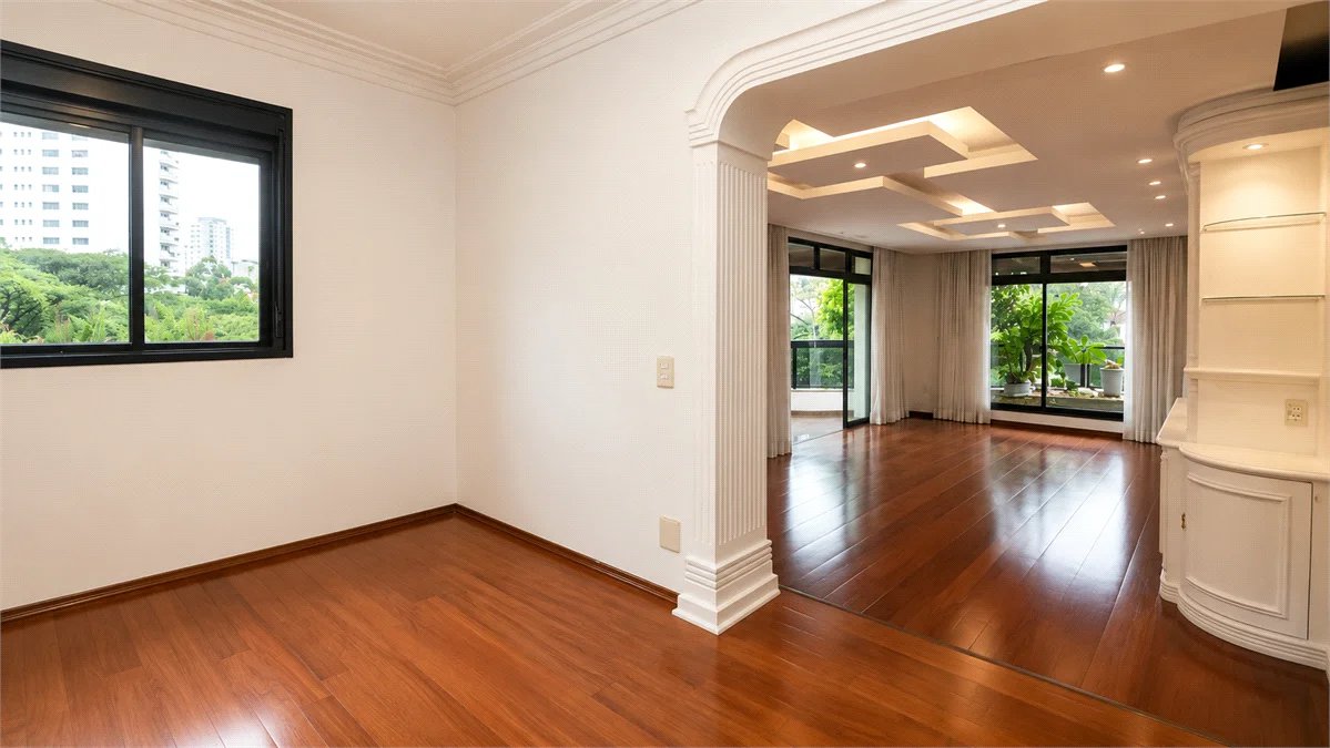 Apartamento à venda com 4 quartos, sendo 2 suítes, em Brooklin Paulista, São Paulo, SP