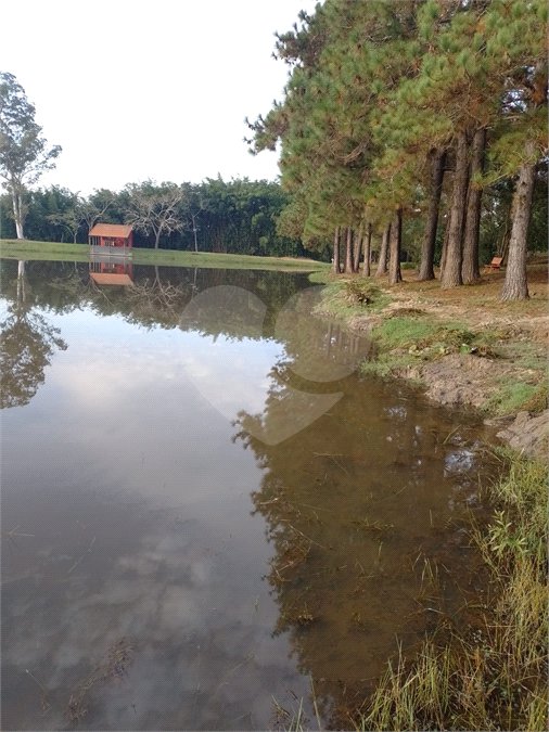 Terreno à venda em Condomínio Residencial Pinheiros do Lago, Alambari, SP