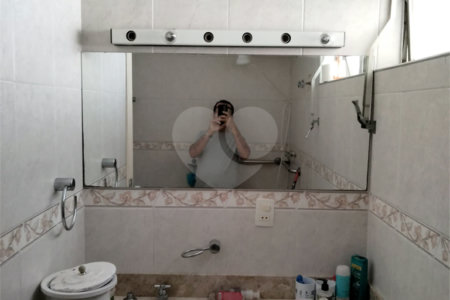 Apartamento à venda com 3 quartos, sendo 1 suíte,  em Aclimação, São Paulo, SP