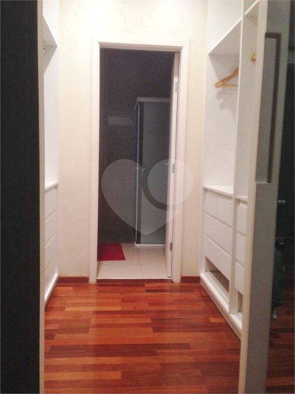 Sobrado à venda com 4 quartos, sendo 1 suíte, em Jardim Novo Mundo, São Paulo, SP