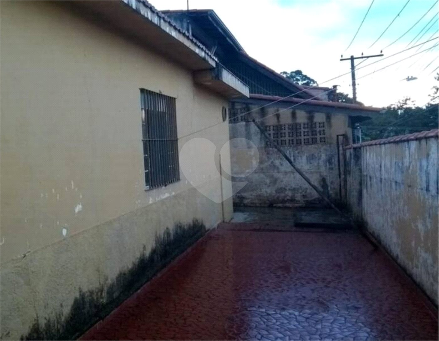 Casa à venda com 3 quartos em Jardim Indaiá, Poá, SP
