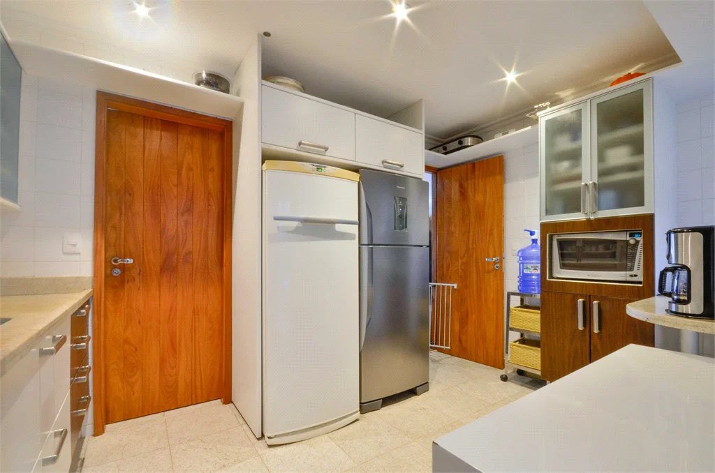 Casa à venda com 5 quartos, sendo 4 suítes, no condomínio Espaço Mobile - Real Parque, São Paulo - SP