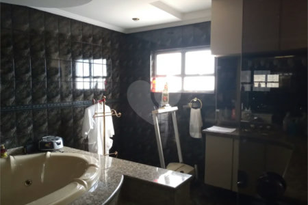 Casa à venda com 4 quartos, sendo 1 suíte,  em Vila Maria Baixa, São Paulo, SP