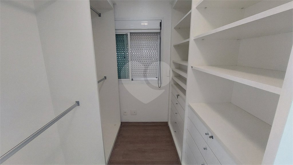 Apartamento à venda com 3 quartos, sendo 1 suíte, em Alto da Boa Vista, São Paulo, SP