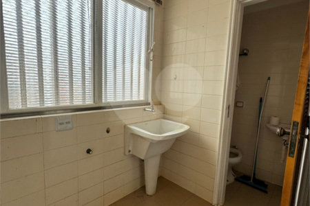 Casa à venda com 3 quartos, sendo 1 suíte,  no condomínio Edifício Crescencia Carolo Balbo, Ribeirão Preto - SP