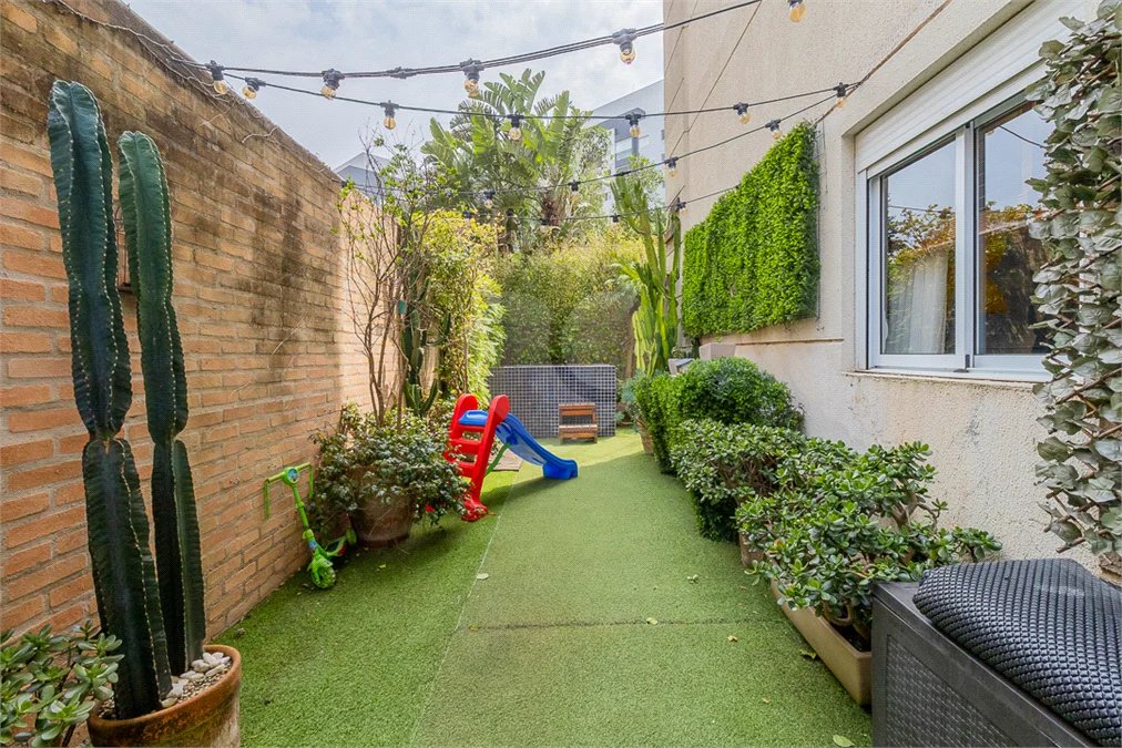 Apartamento à venda com 2 quartos, sendo 1 suíte,  em Vila Andrade, São Paulo, SP