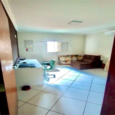 Sobrado à venda com 3 quartos, sendo 1 suíte, em Jardim Gonçalves, Sorocaba, SP