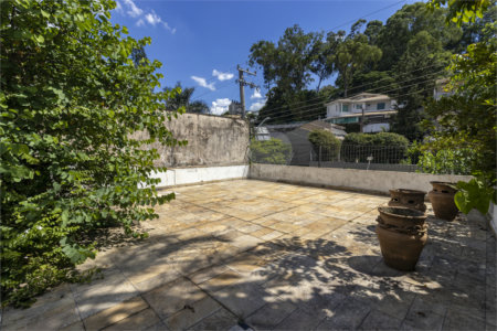 Sobrado à venda com 4 quartos, sendo 2 suítes,  em Vila Morumbi, São Paulo, SP