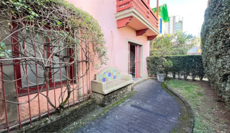 Sobrado à venda com 6 quartos, sendo 1 suíte,  em Vila Mariana, São Paulo, SP