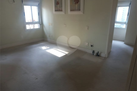Apartamento à venda com 4 quartos, sendo 2 suítes, em Vila Uberabinha, São Paulo, SP
