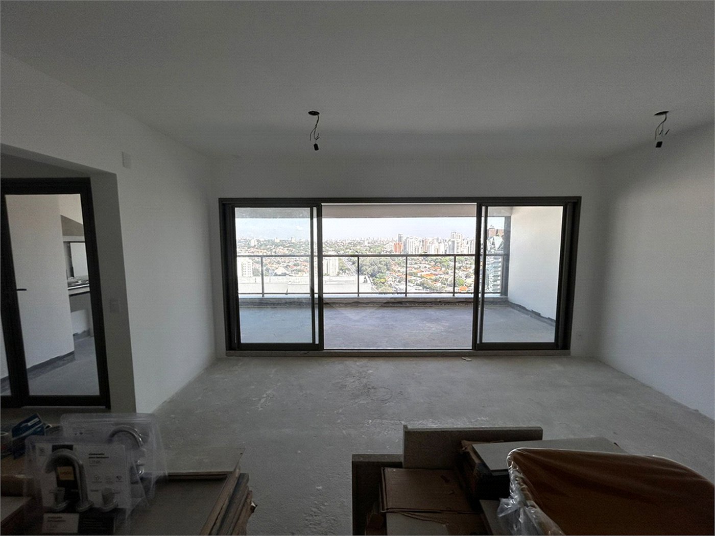 Apartamento à venda com 4 quartos, sendo 2 suítes,  em Vila Clementino, São Paulo, SP