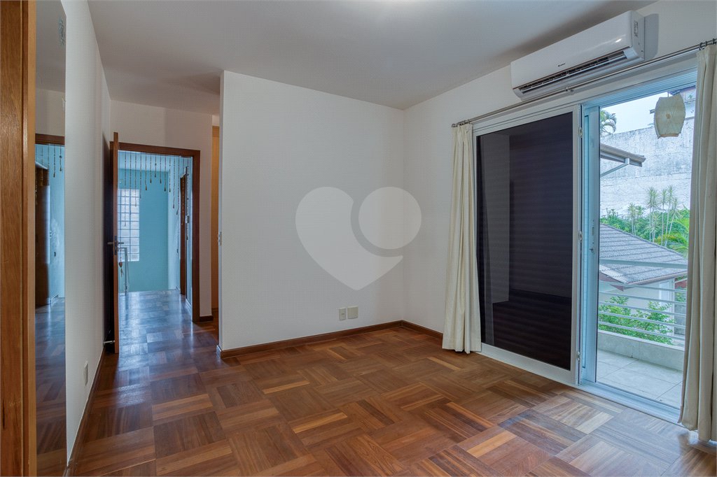 Casa à venda com 4 suítes em Chácara Monte Alegre, São Paulo, SP