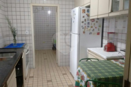 Sobrado à venda com 4 quartos, sendo 1 suíte, em Campo Belo, São Paulo, SP