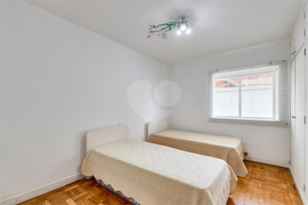 Casa Térrea à venda com 4 quartos, sendo 3 suítes, em Brooklin, São Paulo, SP