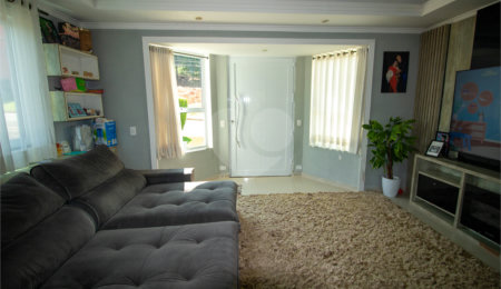 Casa à venda ou para alugar com 5 quartos, sendo 1 suíte, no condomínio Vila de Roma, São Roque - SP