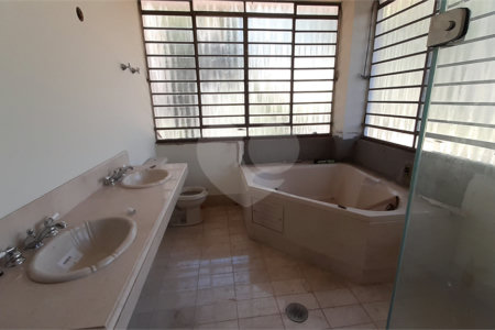Casa à venda com 3 quartos, sendo 1 suíte, em Brooklin, São Paulo, SP