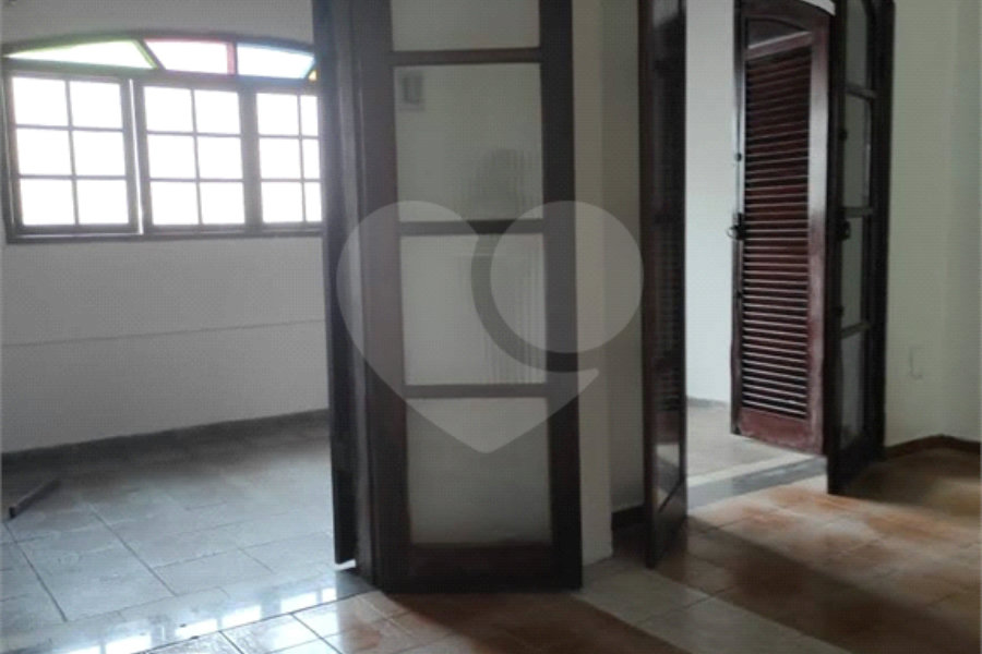 Casa à venda com 3 suítes em Matriz, Mauá, SP