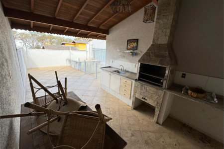 Casa à venda com 4 quartos, sendo 1 suíte, em Jardim das Samambaias, Jundiaí, SP