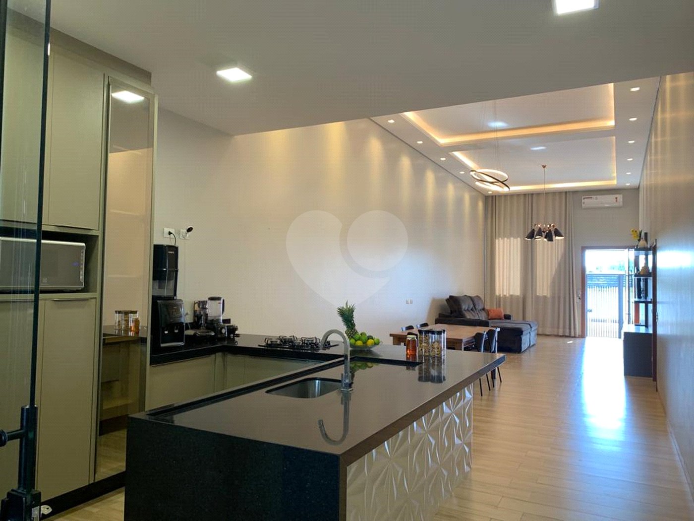 Casa à venda com 2 quartos, sendo 3 suítes, no Centro, Salto Grande, SP