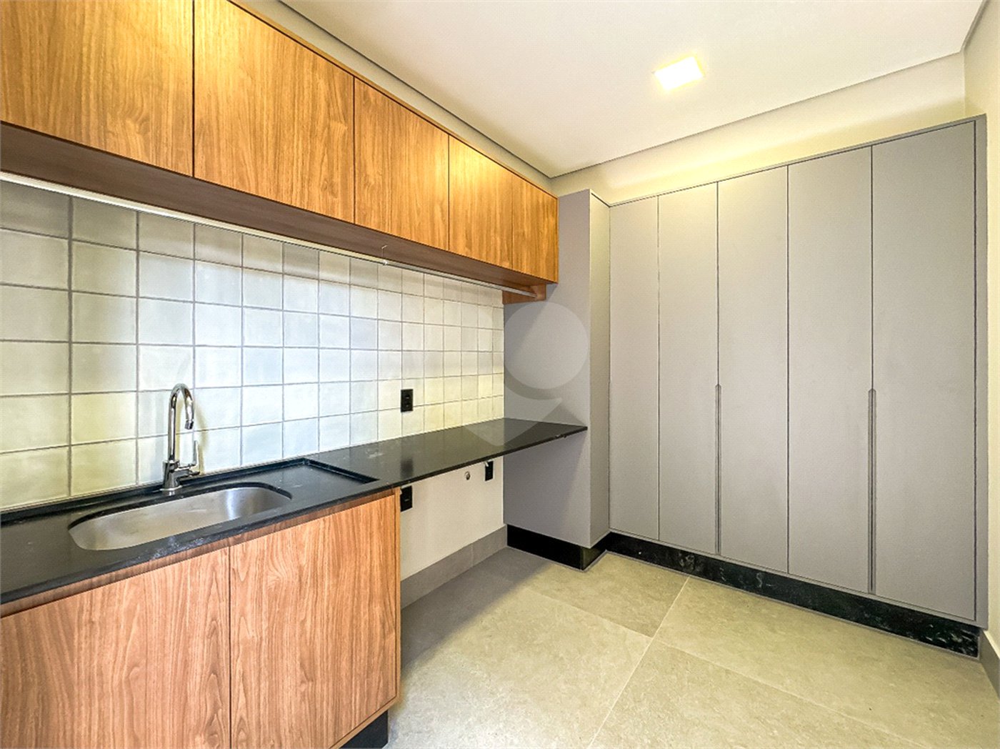 Casa à venda com 3 suítes no condomínio Jardim Vila Paradiso, Indaiatuba - SP