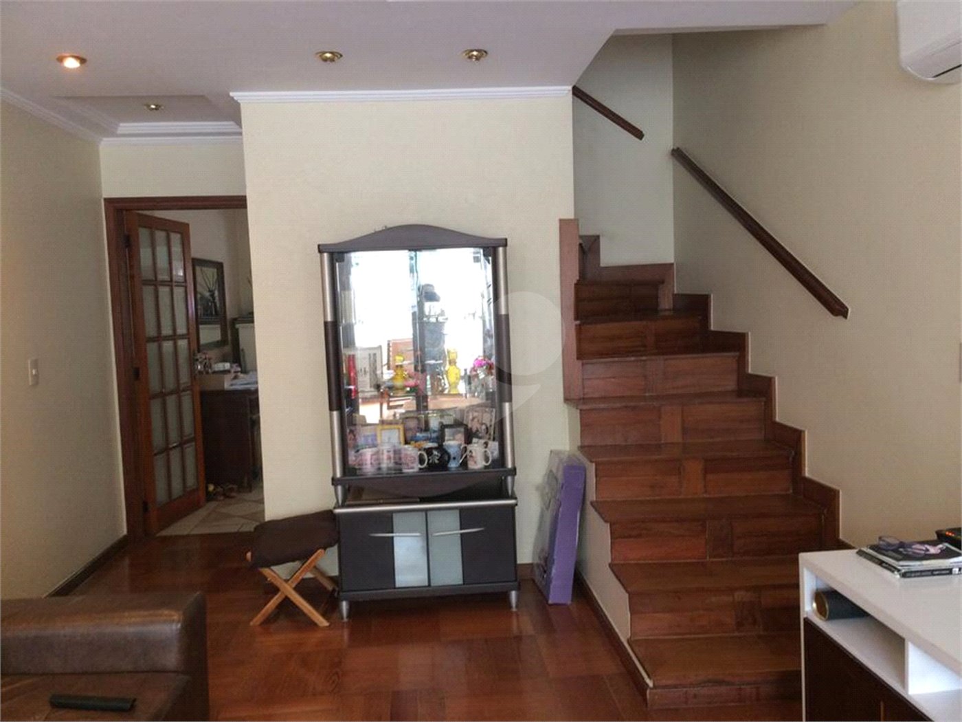 Sobrado à venda com 4 quartos, sendo 1 suíte, em Jardim Pinheiros, São Paulo, SP