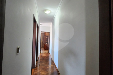 Sobrado à venda com 3 quartos, sendo 1 suíte,  em Vila Constança, São Paulo, SP