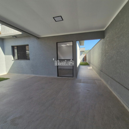 Casa térrea à venda com 3 quartos, sendo 1 suíte, em Vila Bonsai, Atibaia - SP