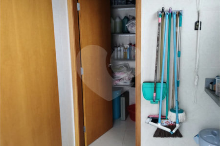 Casa à venda com 4 quartos, sendo 2 suítes, no condomínio Residencial Villaggio Paradiso, Itatiba - SP