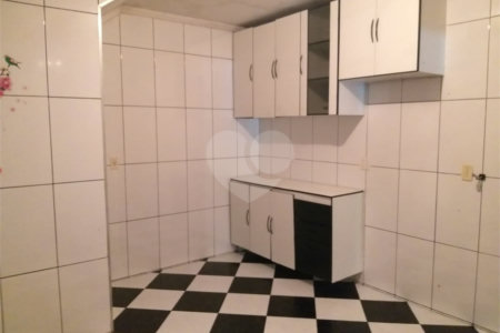 Sobrado à venda com 3 quartos, sendo 1 suíte, em Jardim Cruz do Corisco, São Paulo, SP