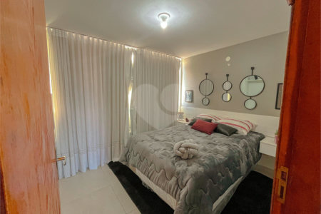 Casa à venda com 4 quartos, sendo 1 suíte, no condomínio Imperial Santa Cruz, Rio de Janeiro - RJ