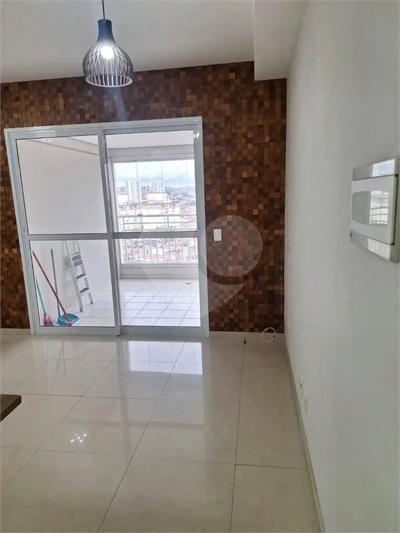 Apartamento à venda com 3 quartos, sendo 1 suíte,  em Vila Carrão, São Paulo, SP