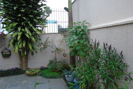 Casa Térrea à venda com 3 quartos, sendo 1 suíte,  em Alto da Boa Vista, São Paulo, SP