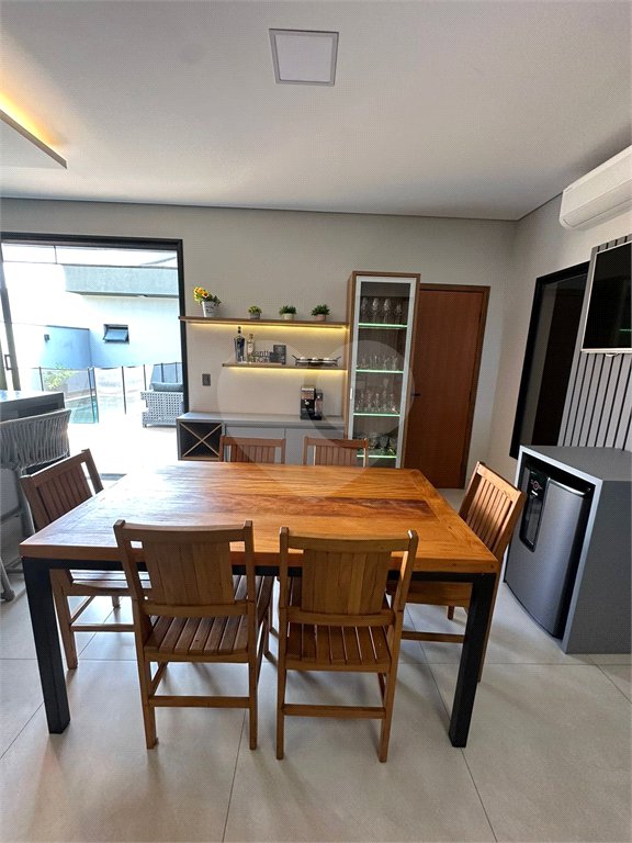 Casa à venda com 3 quartos, sendo 1 suíte, no condomínio Residencial Evidências, Indaiatuba - SP