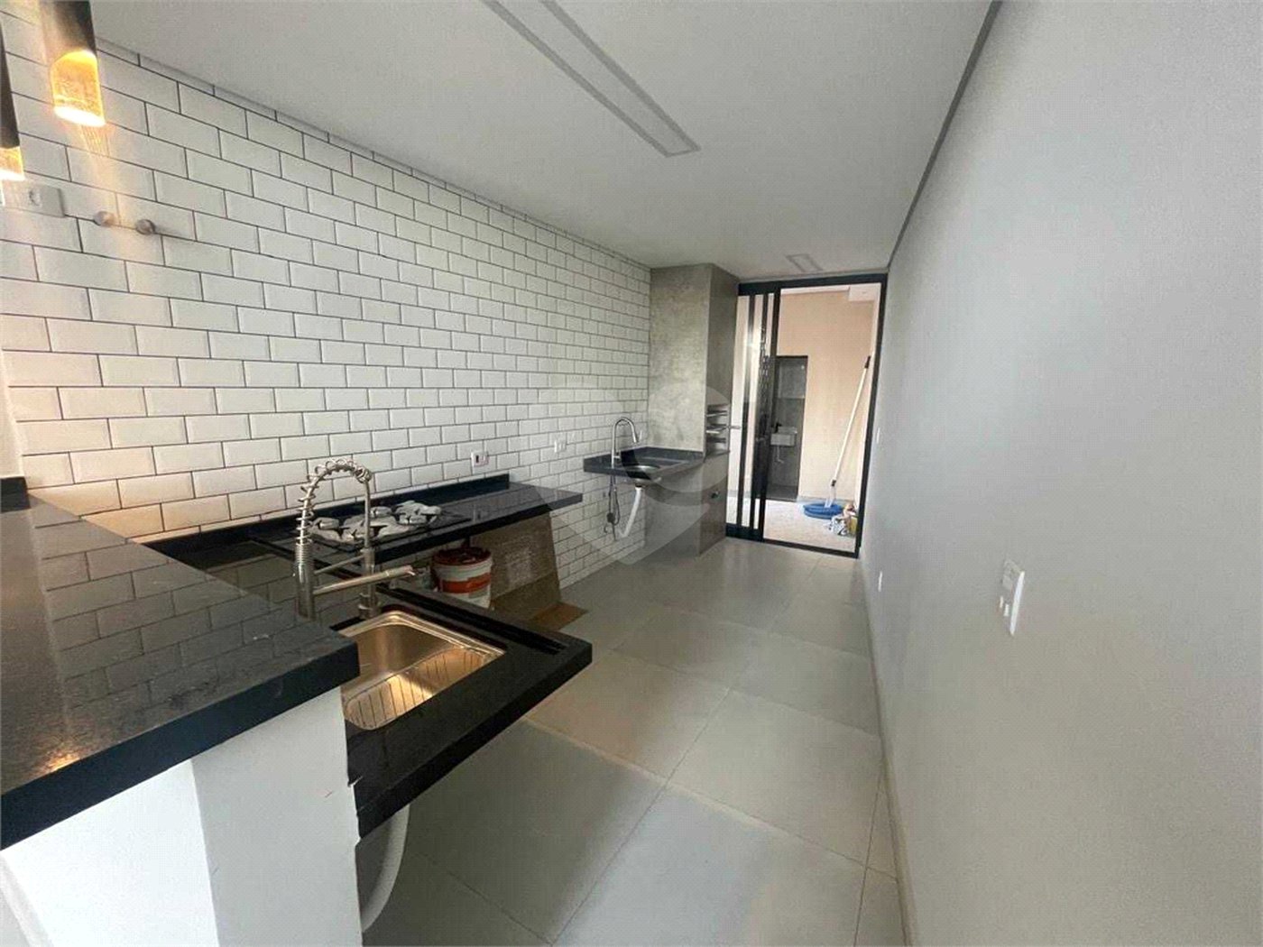 Casa à venda com 3 quartos, sendo 1 suíte, no condomínio Horto Florestal Villagio, Sorocaba - SP