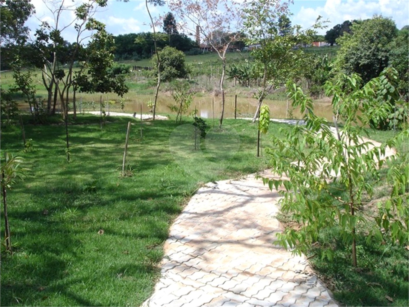 Casa à venda com 4 suítes no condomínio Vila Panorama, Indaiatuba - SP
