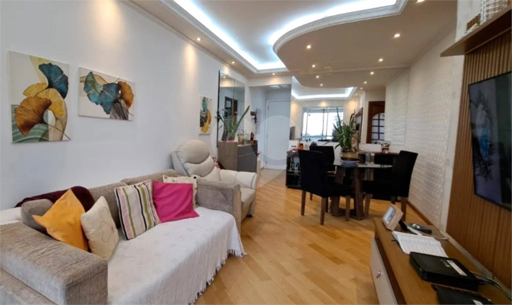 Apartamento à venda com 3 quartos, sendo 1 suíte,  em Vila Gomes Cardim, São Paulo, SP