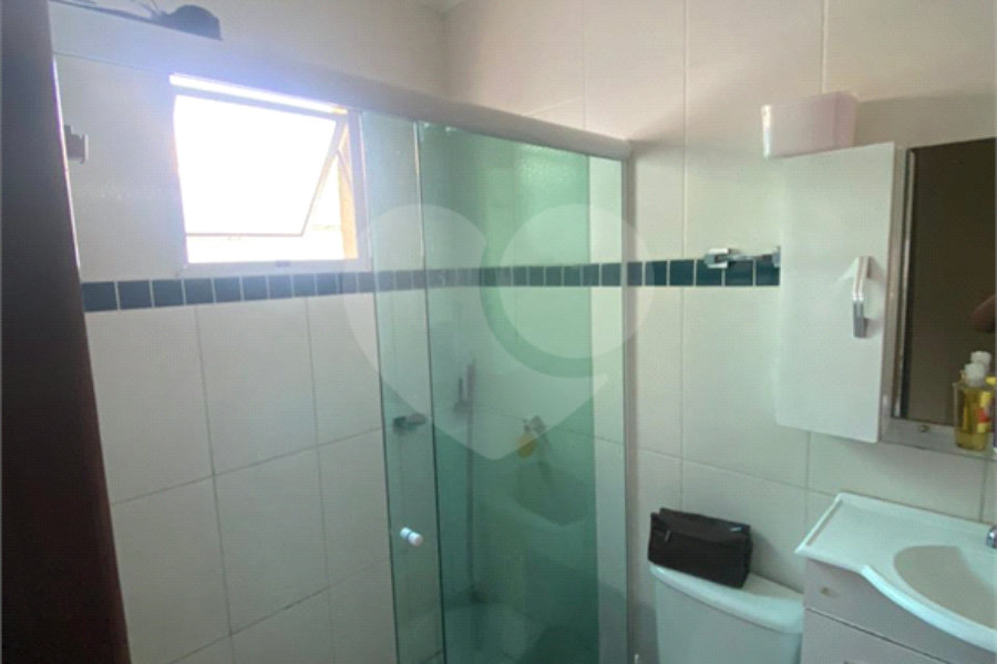 Casa à venda com 3 quartos, sendo 1 suíte,  no condomínio Regina, São Paulo - SP