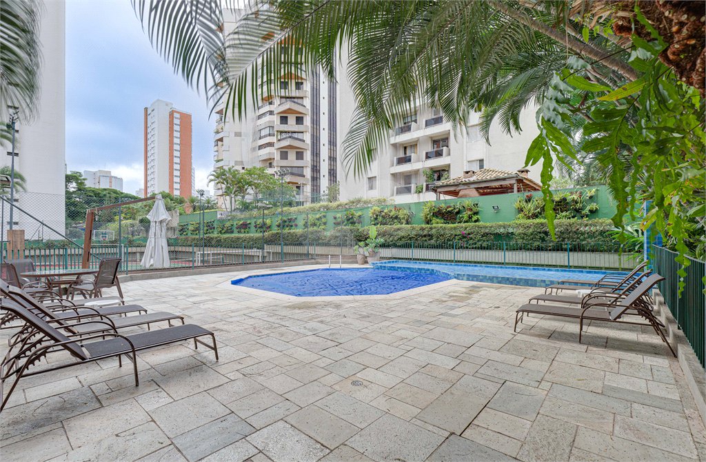 Apartamento à venda com 3 suítes em Campo Belo, São Paulo, SP