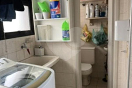 Apartamento à venda com 3 quartos, sendo 1 suíte,  em Jardim das Acácias, São Paulo, SP