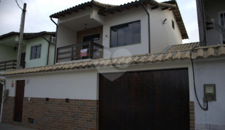 Casa à venda com 3 quartos, sendo 1 suíte, no condomínio Village da Posse, Rio de Janeiro - RJ