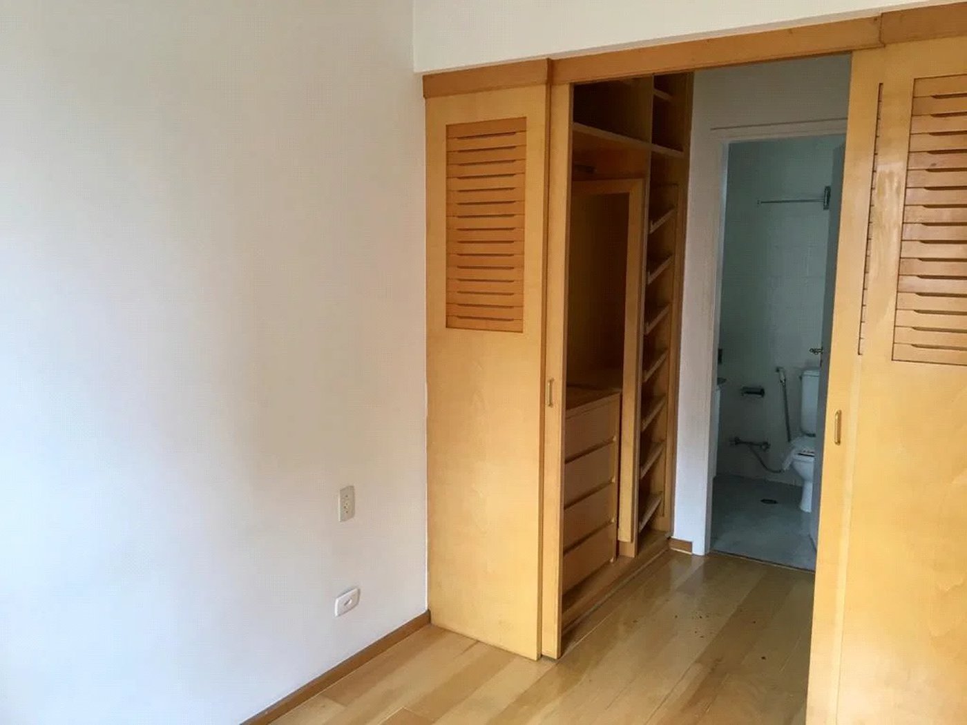 Apartamento à venda com 3 quartos, sendo 1 suíte, em Vila Andrade, São Paulo, SP