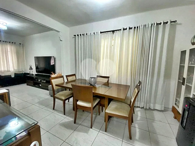 Casa à venda com 4 quartos em Santana, São Paulo, SP