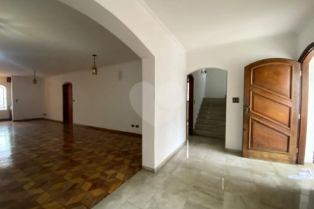 Sobrado à venda com 4 quartos, sendo 1 suíte, em Santana, São Paulo, SP
