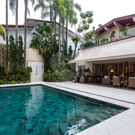 Casa à venda com 5 suítes em Jardim Cordeiro, São Paulo, SP