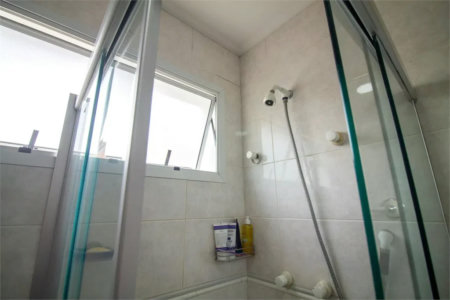 Casa à venda com 4 quartos, sendo 3 suítes, no condomínio Residencial Sans Souci, São Paulo - SP