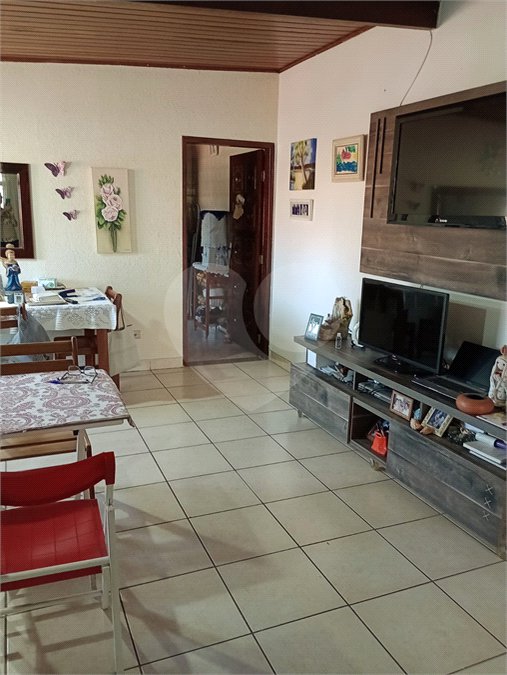 Casa à venda ou para alugar com 6 quartos, sendo 2 suítes, em Parque São George, Cotia, SP