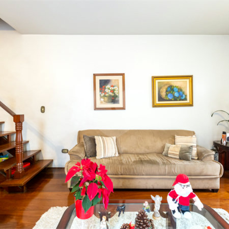 Casa à venda com 4 quartos, sendo 2 suítes, em Campo Belo, São Paulo, SP
