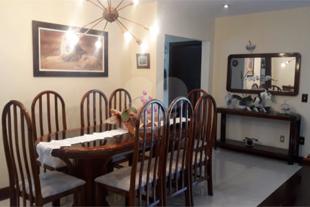 Casa à venda com 5 quartos, sendo 3 suítes,  em Vila Oliveira, Mogi das Cruzes, SP